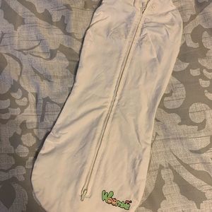 Woombie Swaddle - size 5-13 pounds